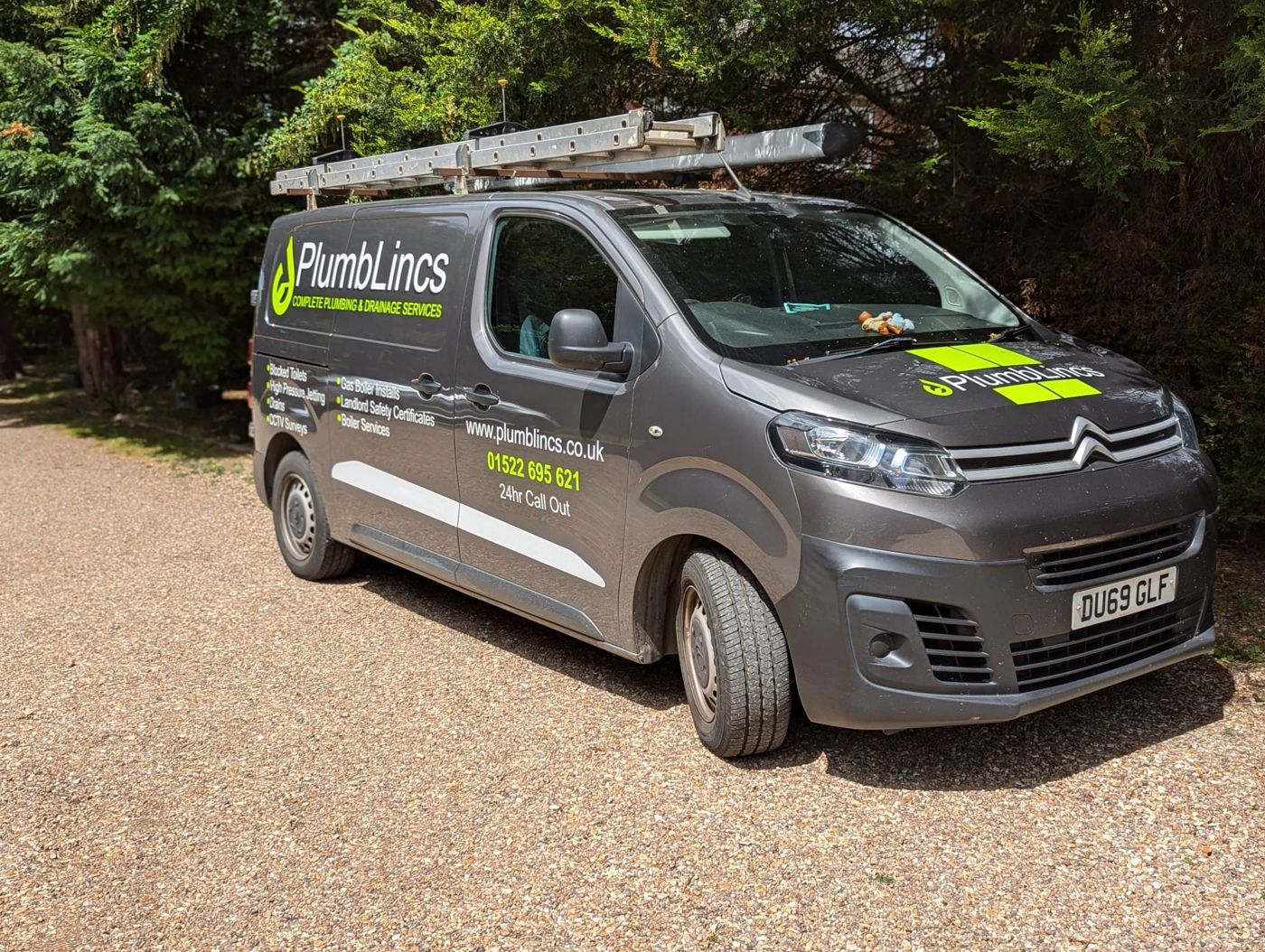 PlumbLincs van, front